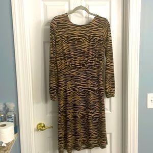 NWT Loft dress-never worn, cutout in back!